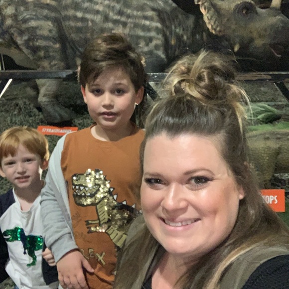 Meet your Posher, Christina - Picture 3 of 16